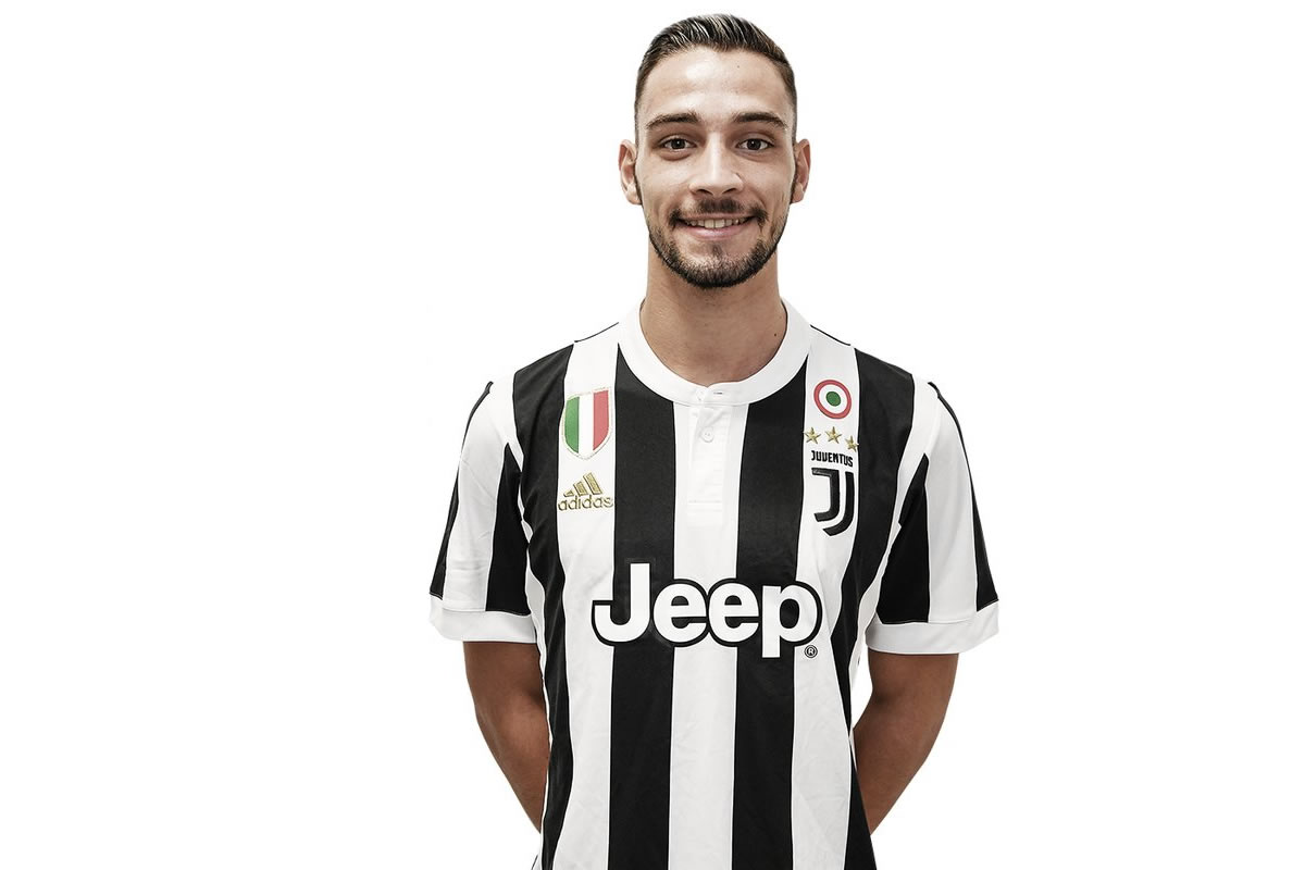 De Sciglio: 'It's an honour to play for Juventus' -Juvefc.com1200 x 800