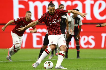 AC Milan v Juventus