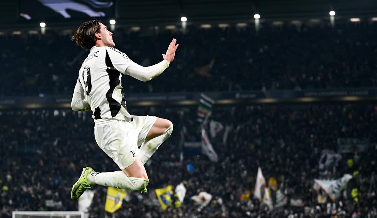 Dusan Vlahovic celebrates scoring against Man City