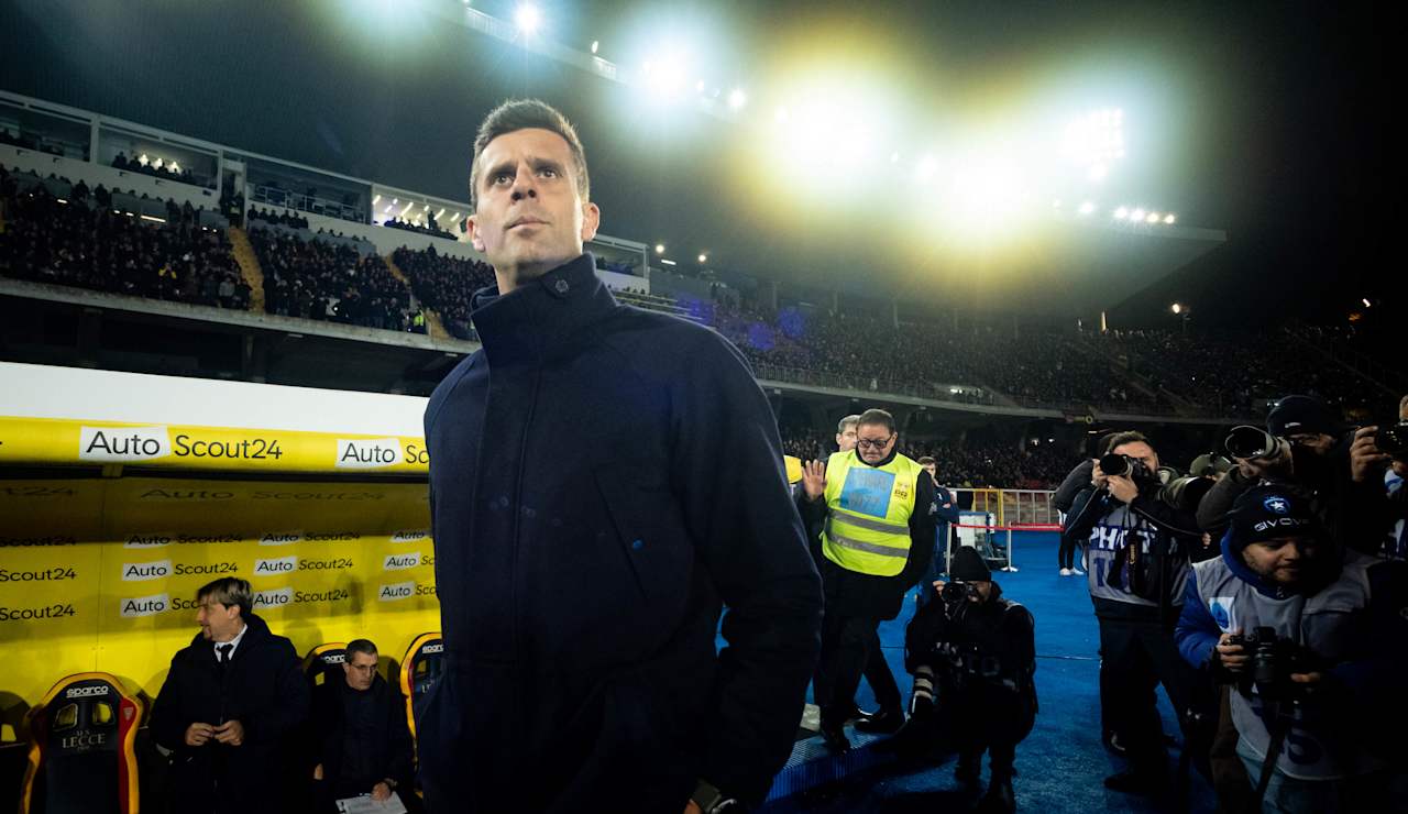Thiago Motta on the sidelines