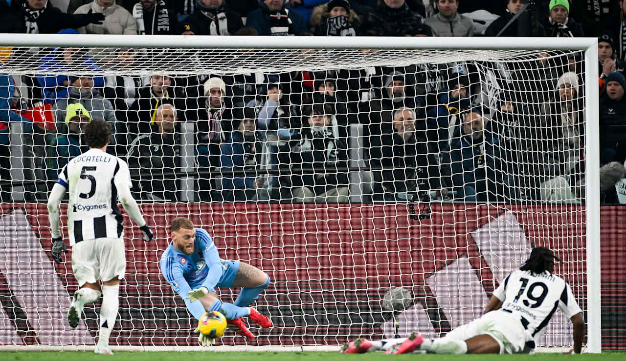Michele Di Gregorio producing a save