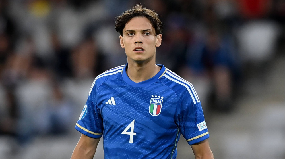 Samuele Ricci representing Italy