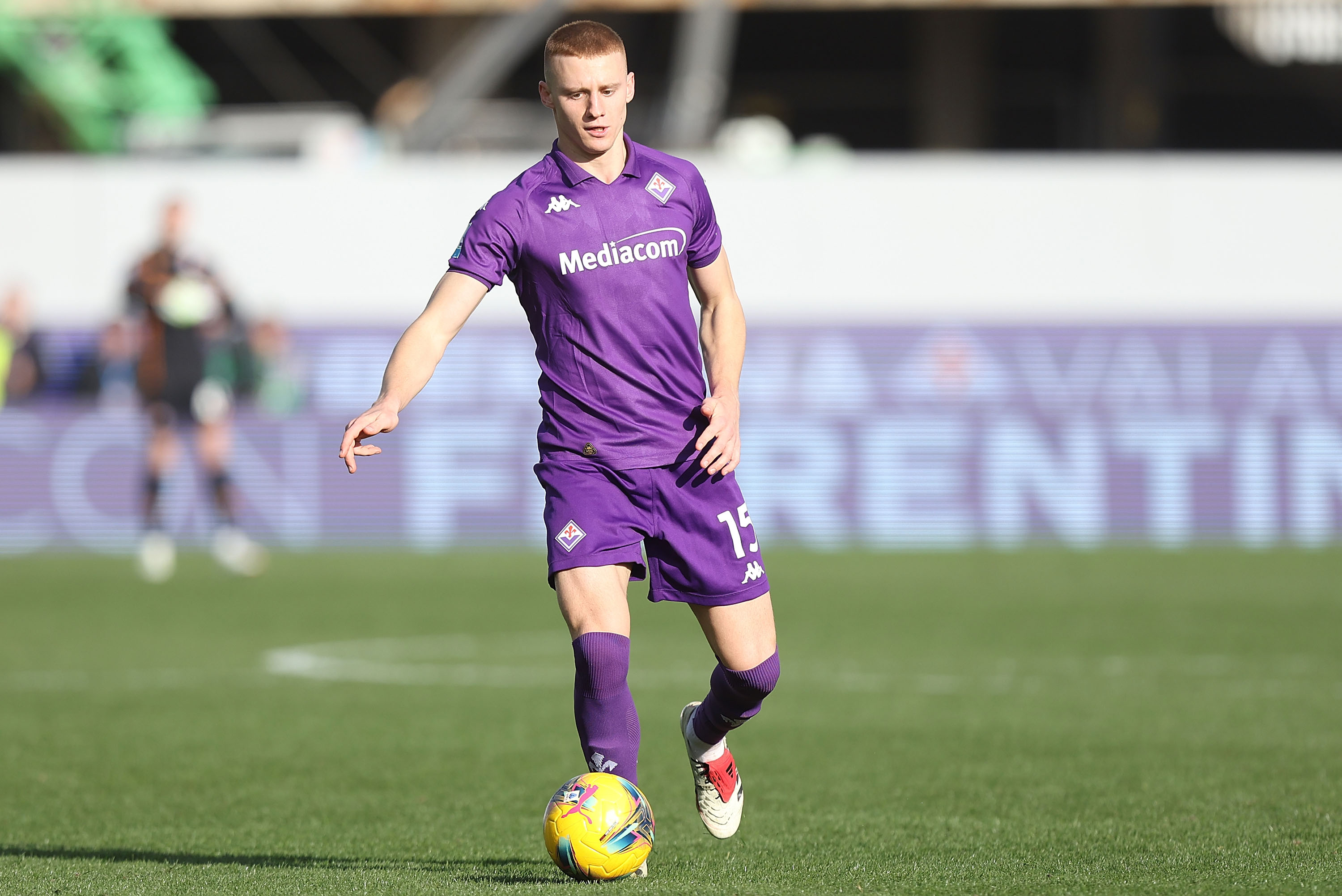 Pietro Comuzzo on the pitch for Fiorentina