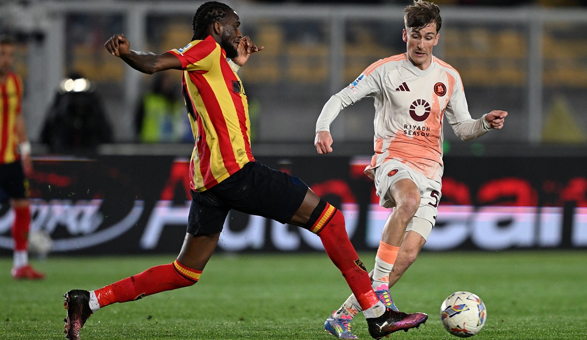 Alexis Saelemaekers v Lecce