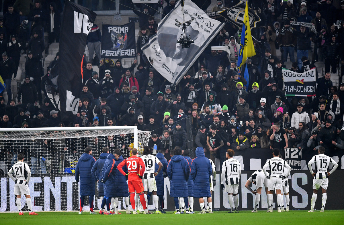 Juventus players berated by the Curva Sud
