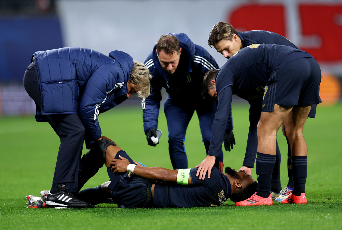 Gleison Bremer suffers ACL injury