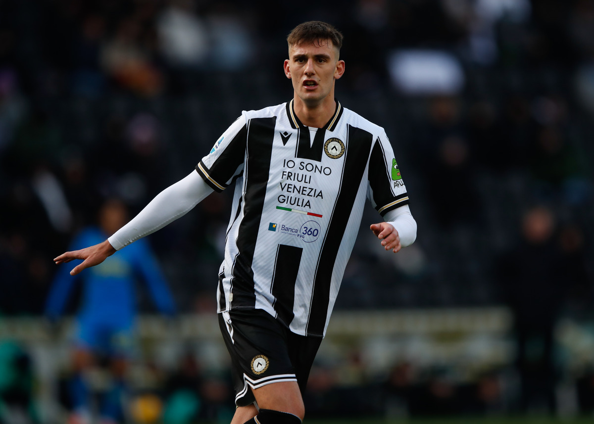 Lorenzo Lucca on the pitch for Udinese