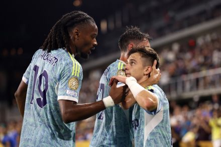 Juventus players celebrating