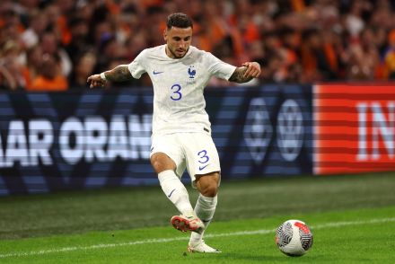 Jonathan Clauss in action for France