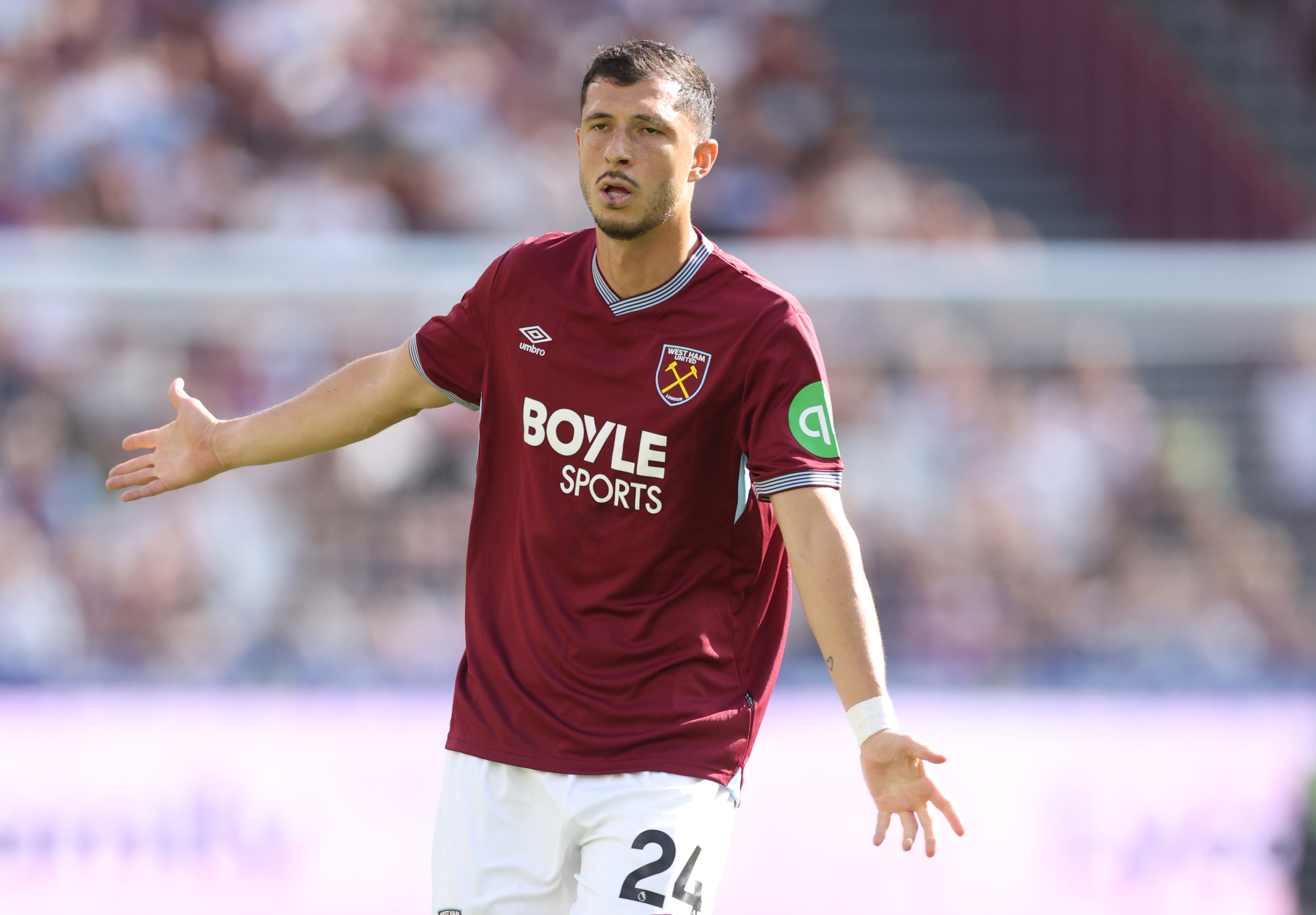 Guido Rodriguez in action for West Ham