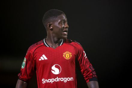 Kobbie Mainoo in action for Man Utd