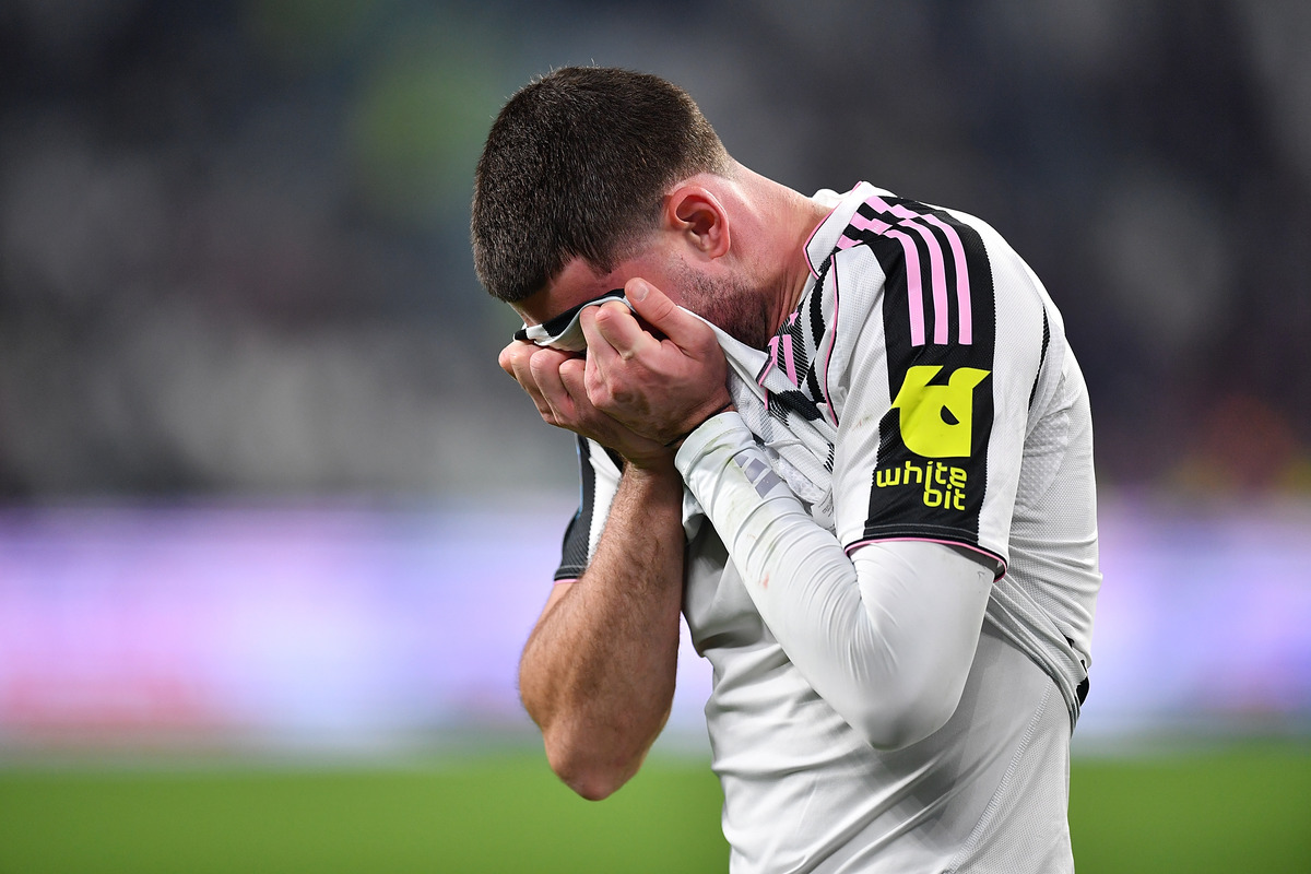 Same old issue is holding back Vlahovic from penning new Juventus contract