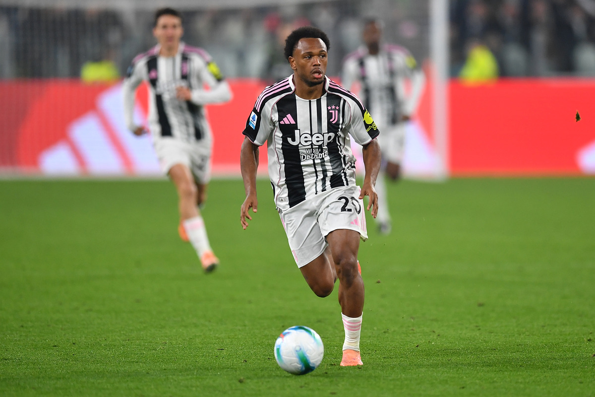 Lois Openda in action for Juventus