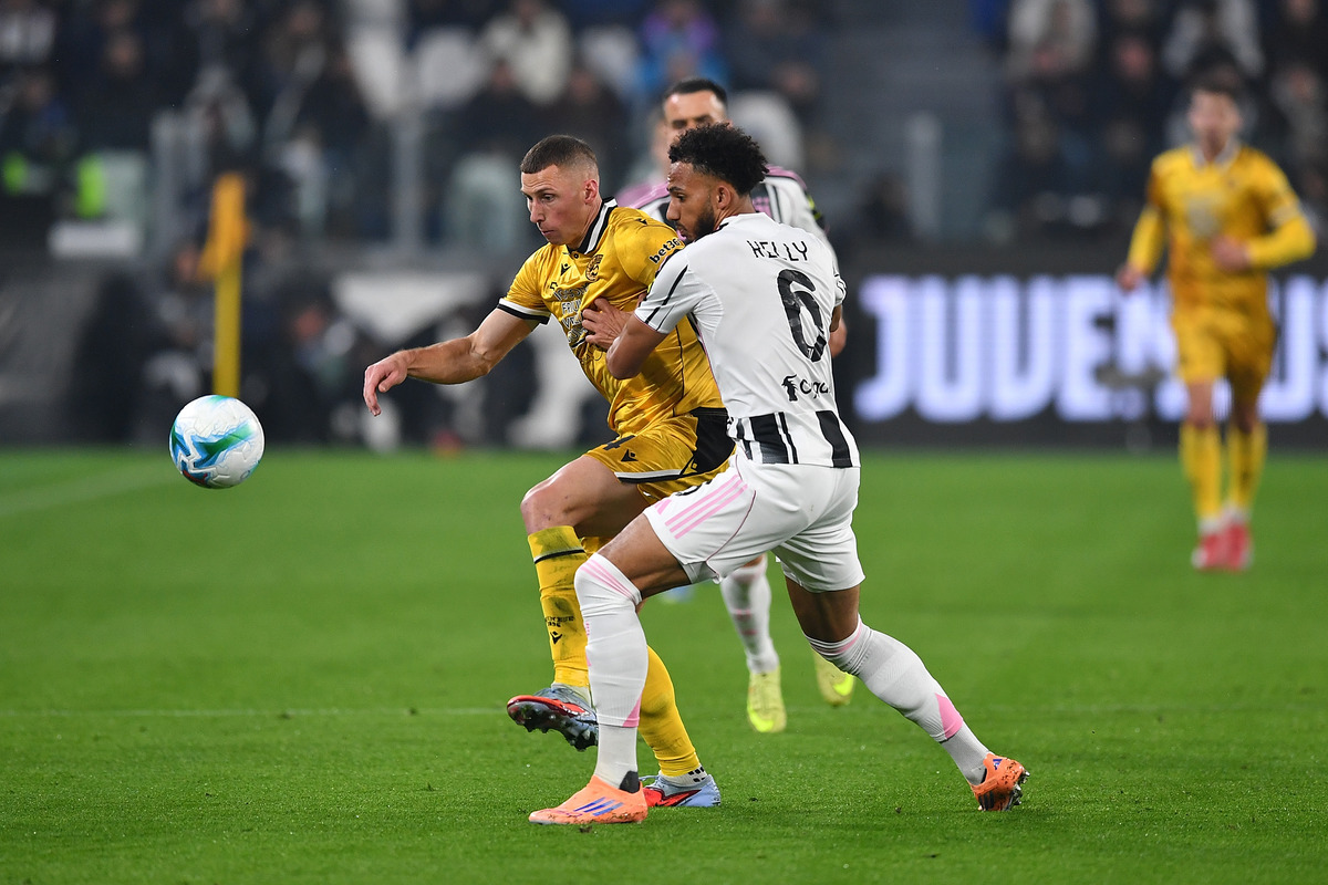 Lloyd Kelly in action against Udinese