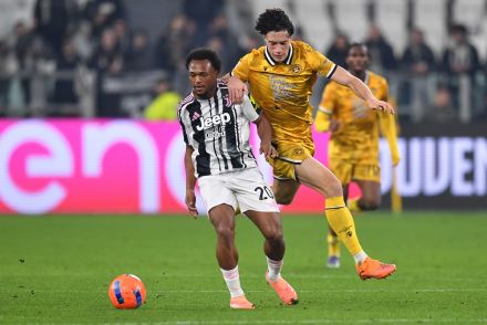 Lois Openda in action for Juventus