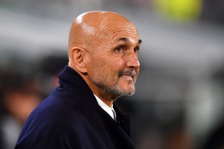 Luciano Spalletti on the sidelines