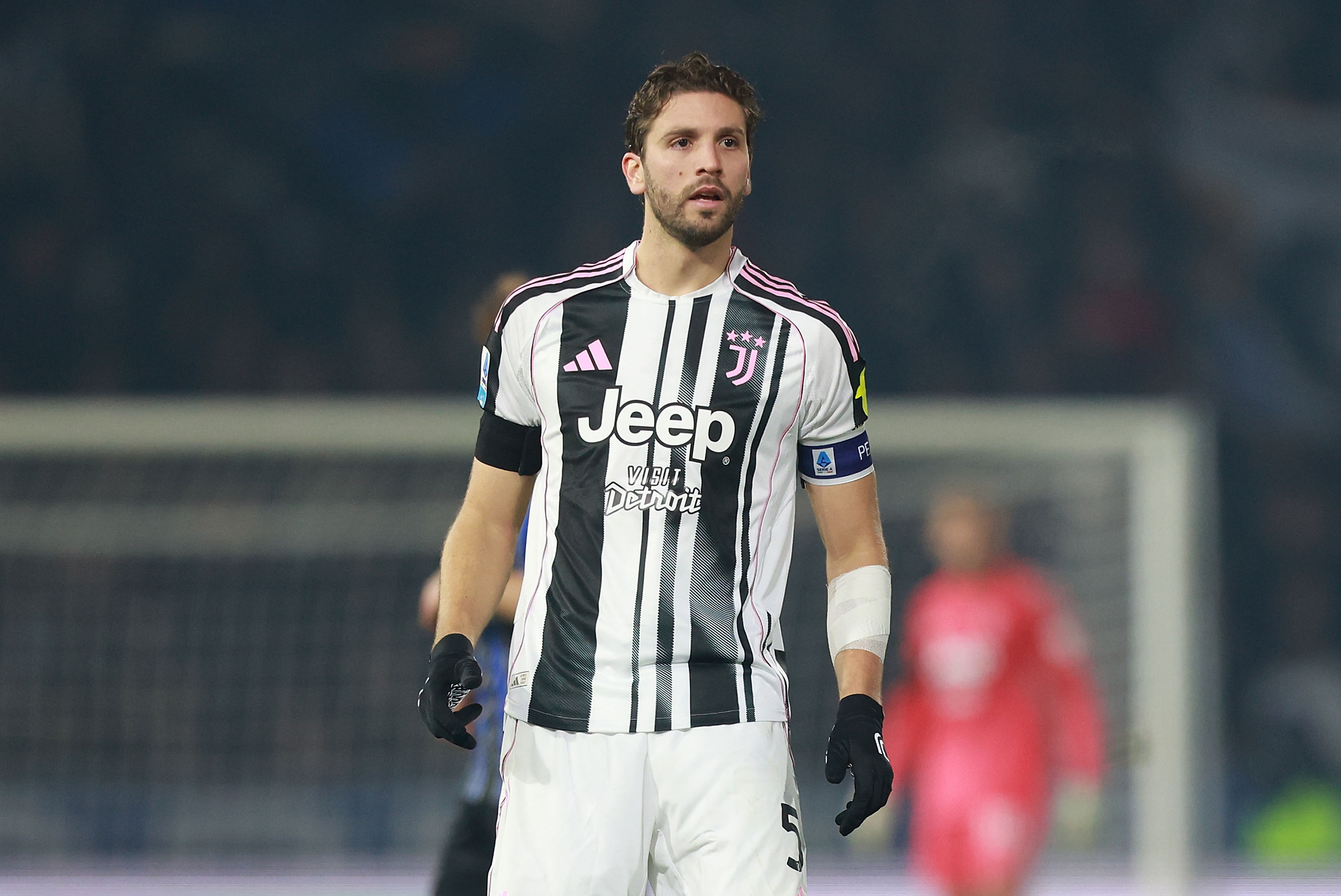 Manuel Locatelli looking on