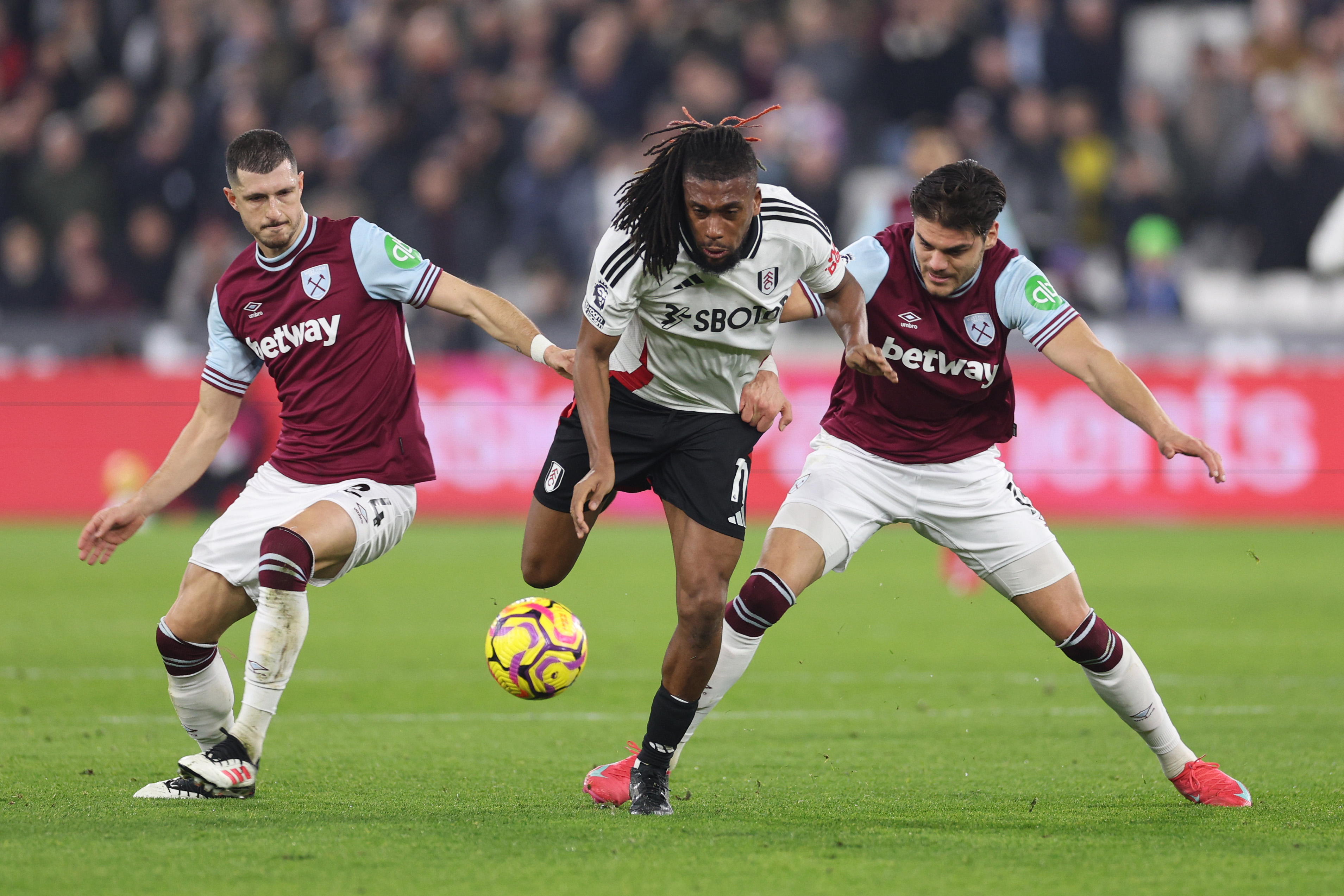 Guido Rodriguez in action against Fulham