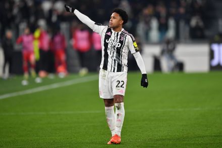Weston McKennie celebrates scoring a goal