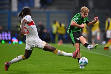 Brooke Norton-Cuffy in action against Sassuolo