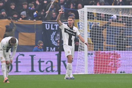 Mateo Pellegrini in action for Parma