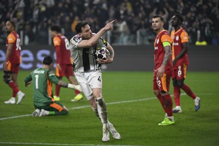 Federico Gatti celebrates scoring against Galatasaray