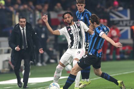 Lloyd Kelly battling for the ball against Atalanta