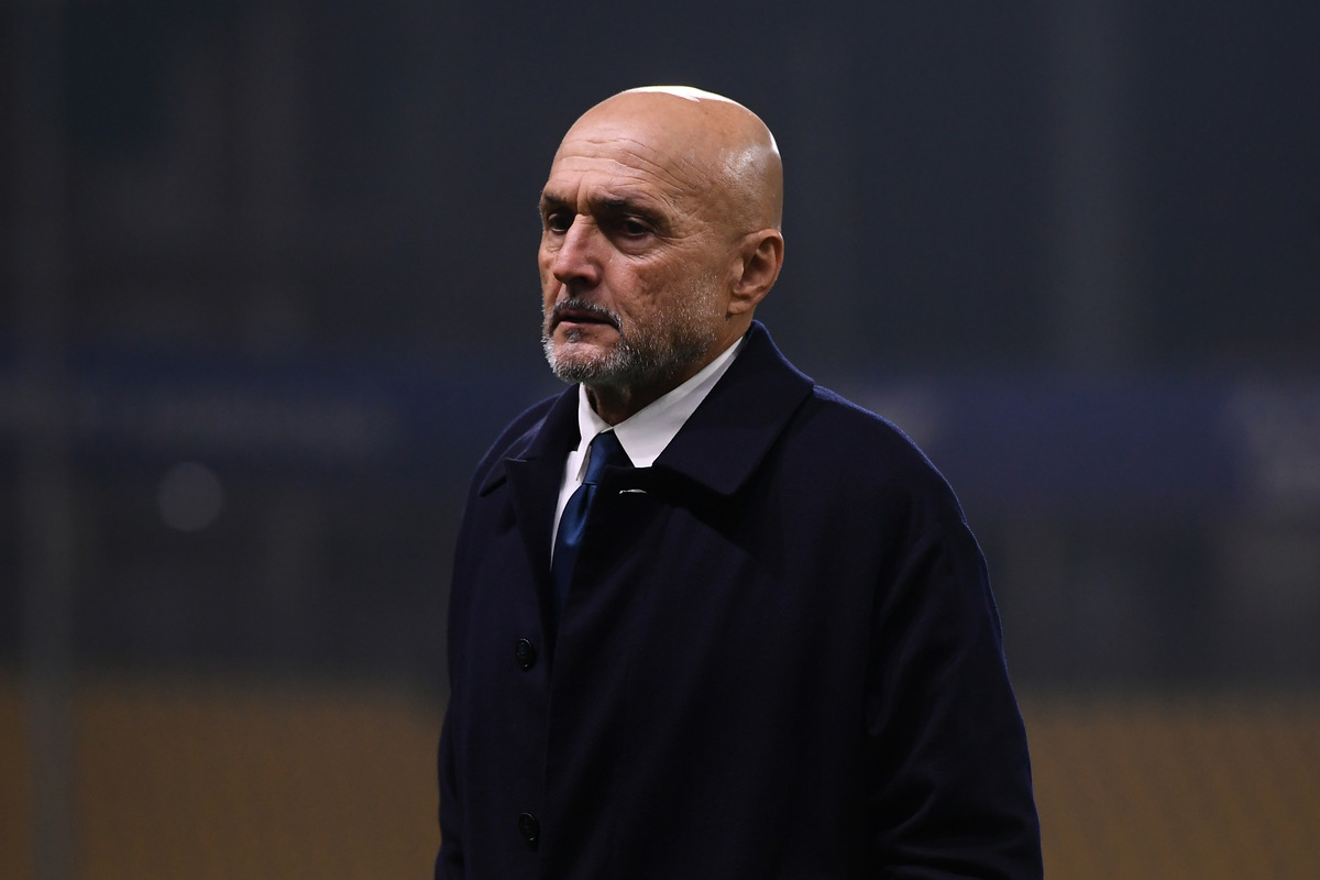 Luciano Spalletti looking on