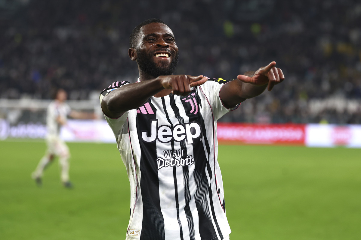 Jeremie Boga celebrates scoring against Pisa