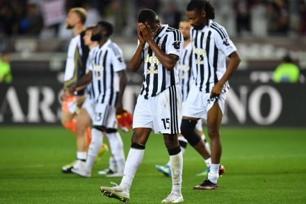 Juventus players looking dejected