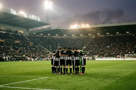 Juventus-inspired team prepares for a Europa League league-phase match under stadium lights